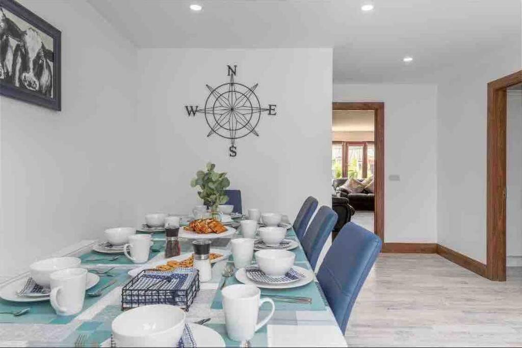 Wonderful Coastal Home In Dingle Town Bagian luar foto